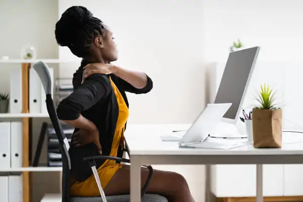Como a Ergonomia Pode Transformar sua Postura no Trabalho